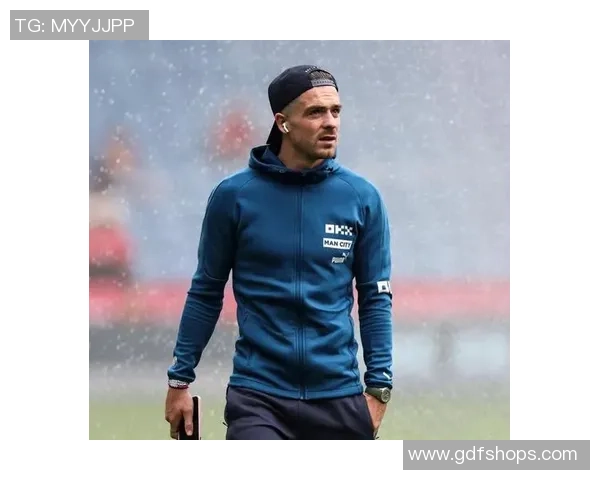 足球明星秋衣搭配女生时尚穿搭图片分享展现青春活力与运动魅力 足球明星秋衣搭配女生时尚穿搭图片分享展现青春活力与运动魅力